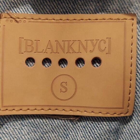 Blank NYC Raw Hem Cropped Distressed Denim Jacket Sz S - Picture 7 of 11